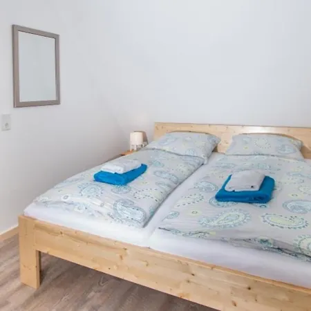 Hébergement de vacances I 1-1 Ferienhaeuser Ilsestein Doppelhaus, 100 Qm, 3 Schlafzimmer